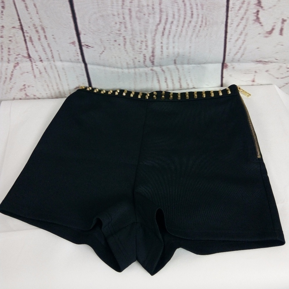 Forever 21 Exclusive Black Shorts Size M